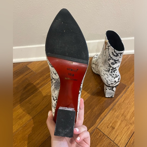 Black and White Snake Skin Booties - Picture 4 of 7